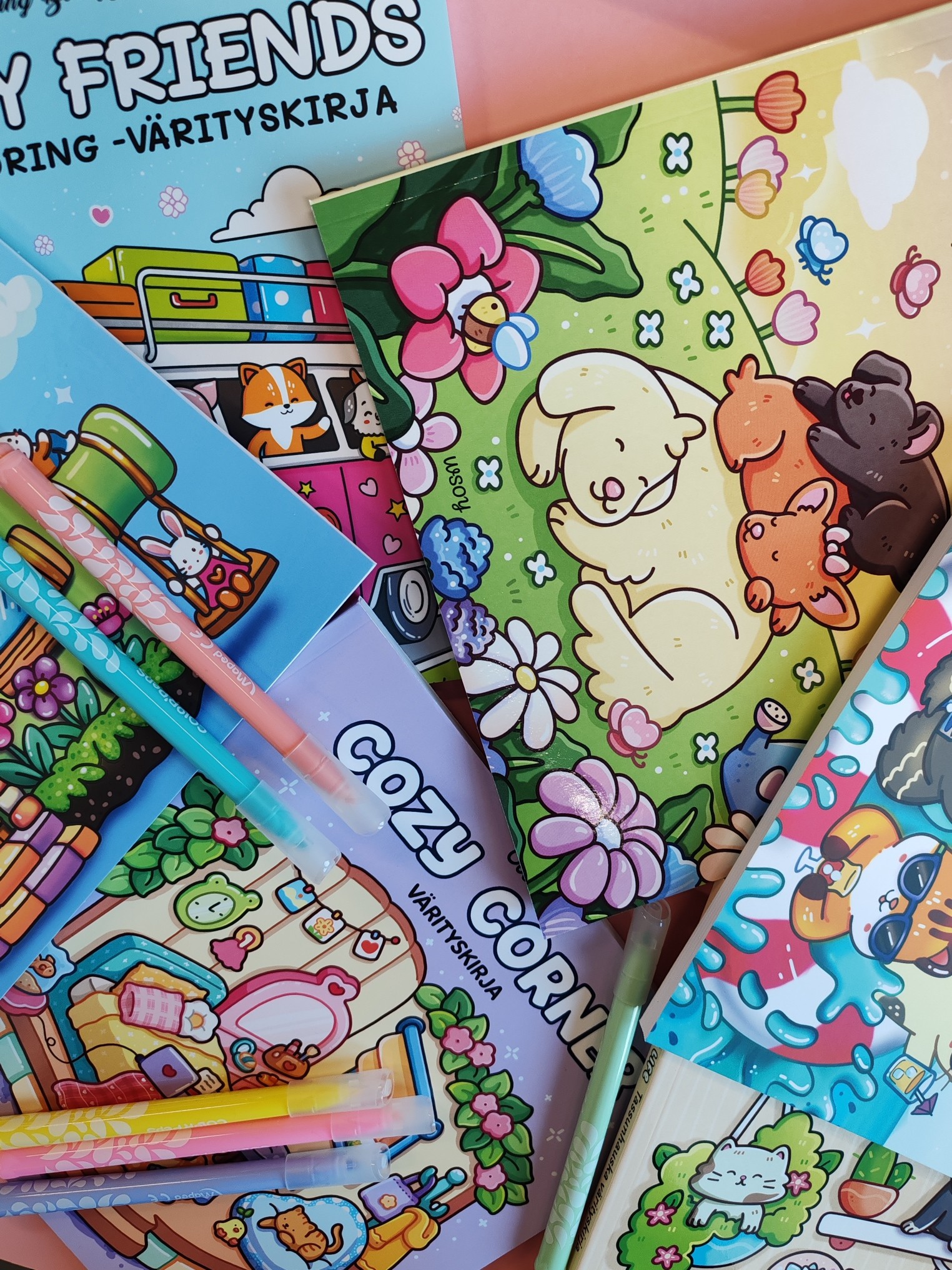 Suomalaisen kirjakaupan Cozy Colouring-värityspaja