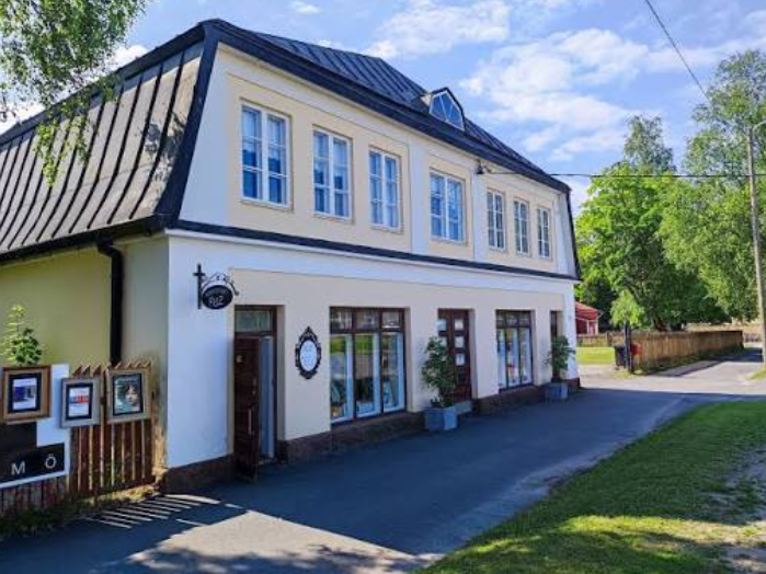 Kehystämö Friz avoinna klo 12.00-21.00